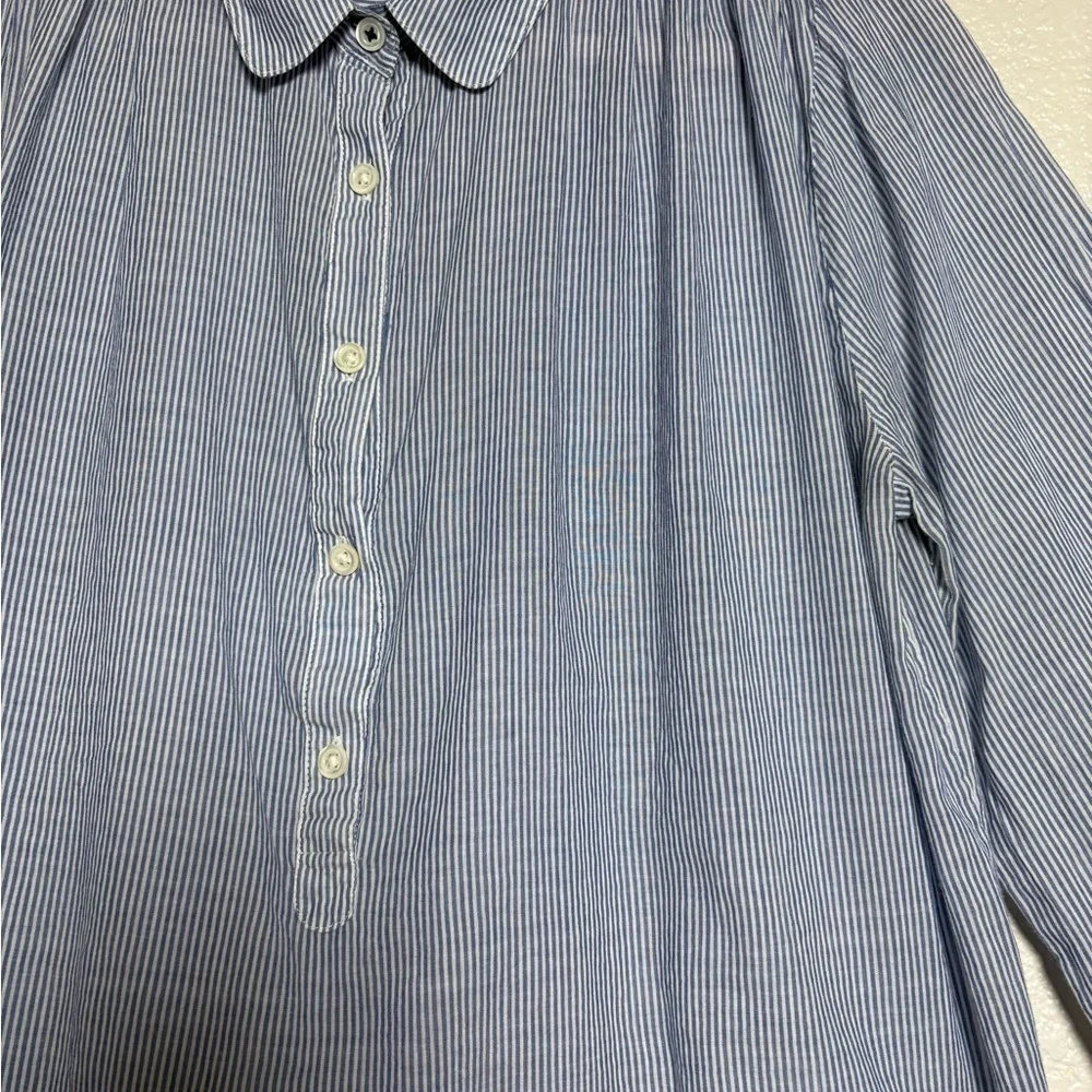 Woman’s J. Crew Lightweight Cotton Blue/White Striped Casual 3/4 Button Down.